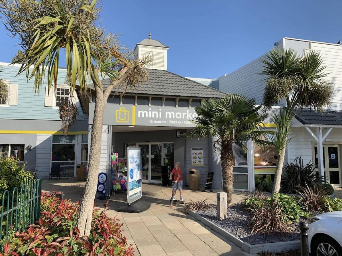 Club Tropicana Poole Exteriör bild